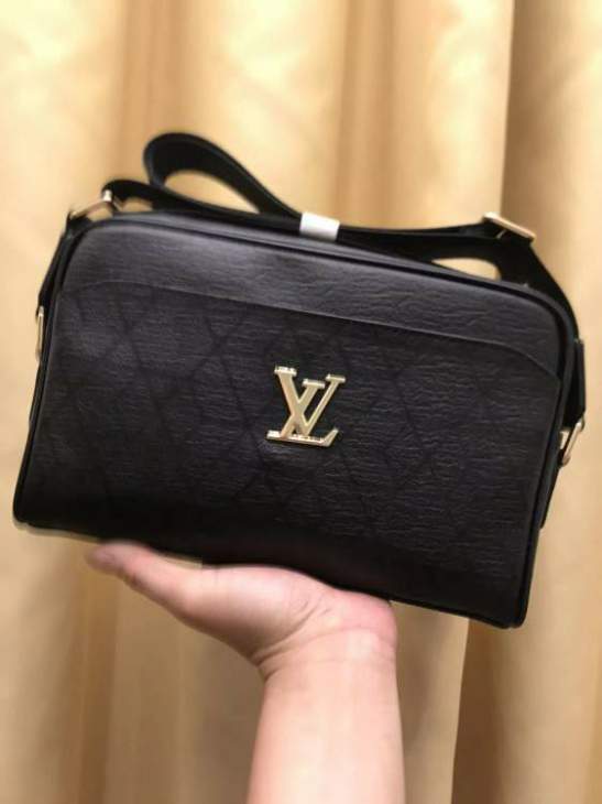 Picture of Louis Vuitton Mens Bags _SKUfw135046314fw